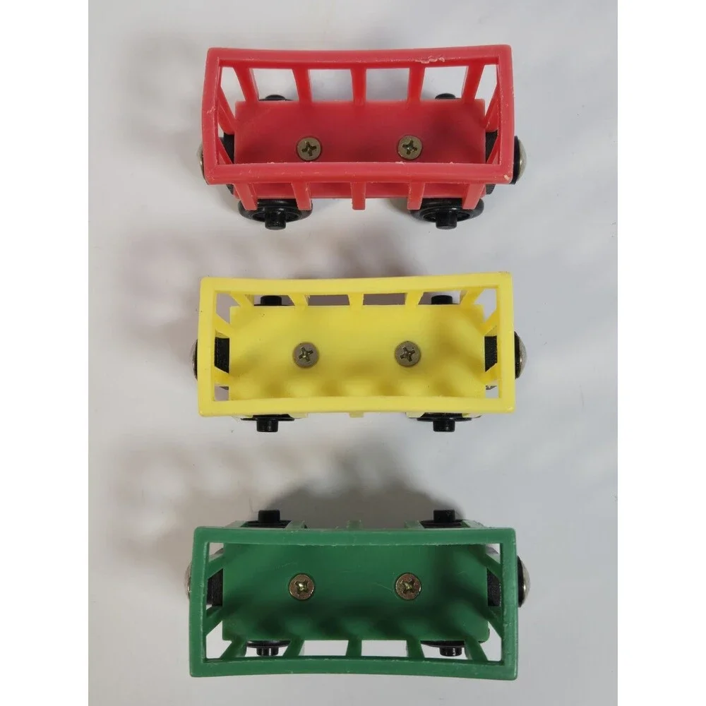 1999 Thomas Wooden Railway Circus Train 3 Cars 5 Animals Complete Vintage Set